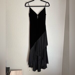 Betsy And Adam Black Velvet Dress / Size: 4